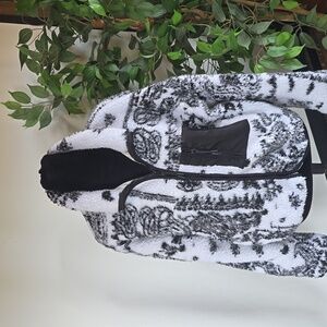 VENUS Monochrome Sherpa Size Small Jacket